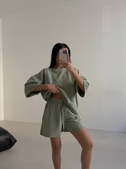 Oversize T-shirt and shorts set