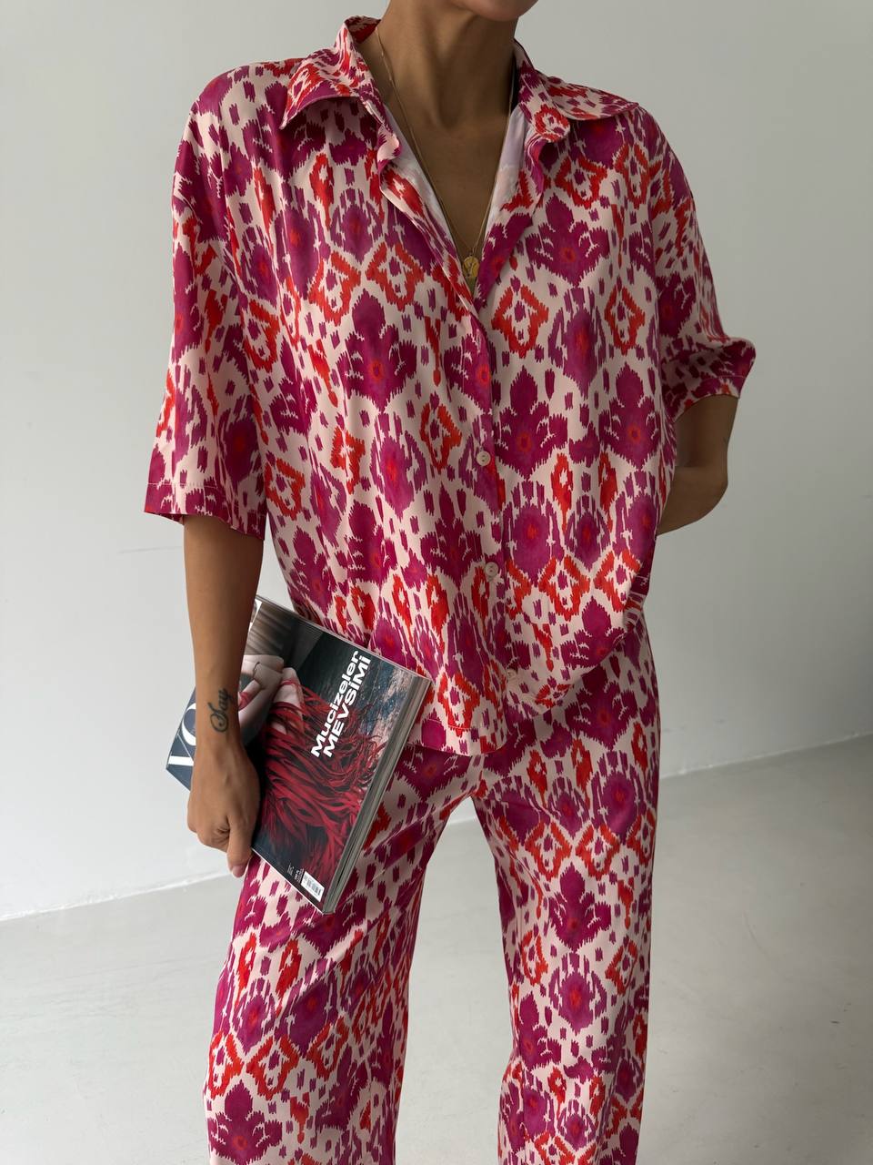 Patterned satin set