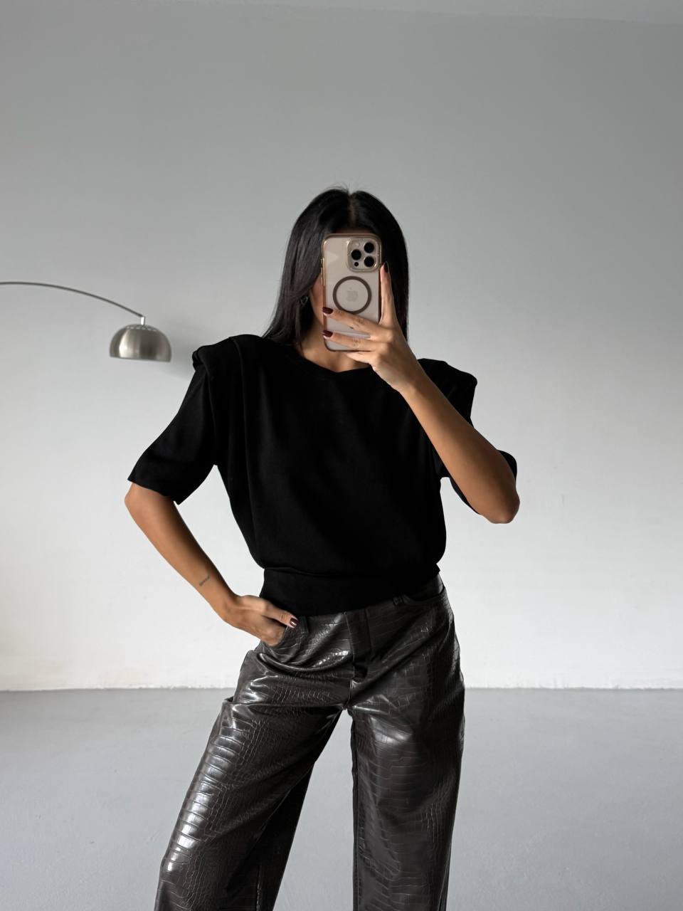 BLUZE ME DETAJ MBUSHJE TE SUPET