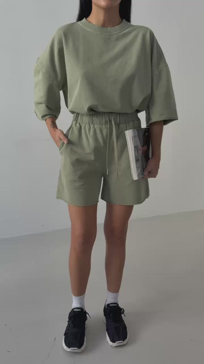 Oversize T-shirt and shorts set